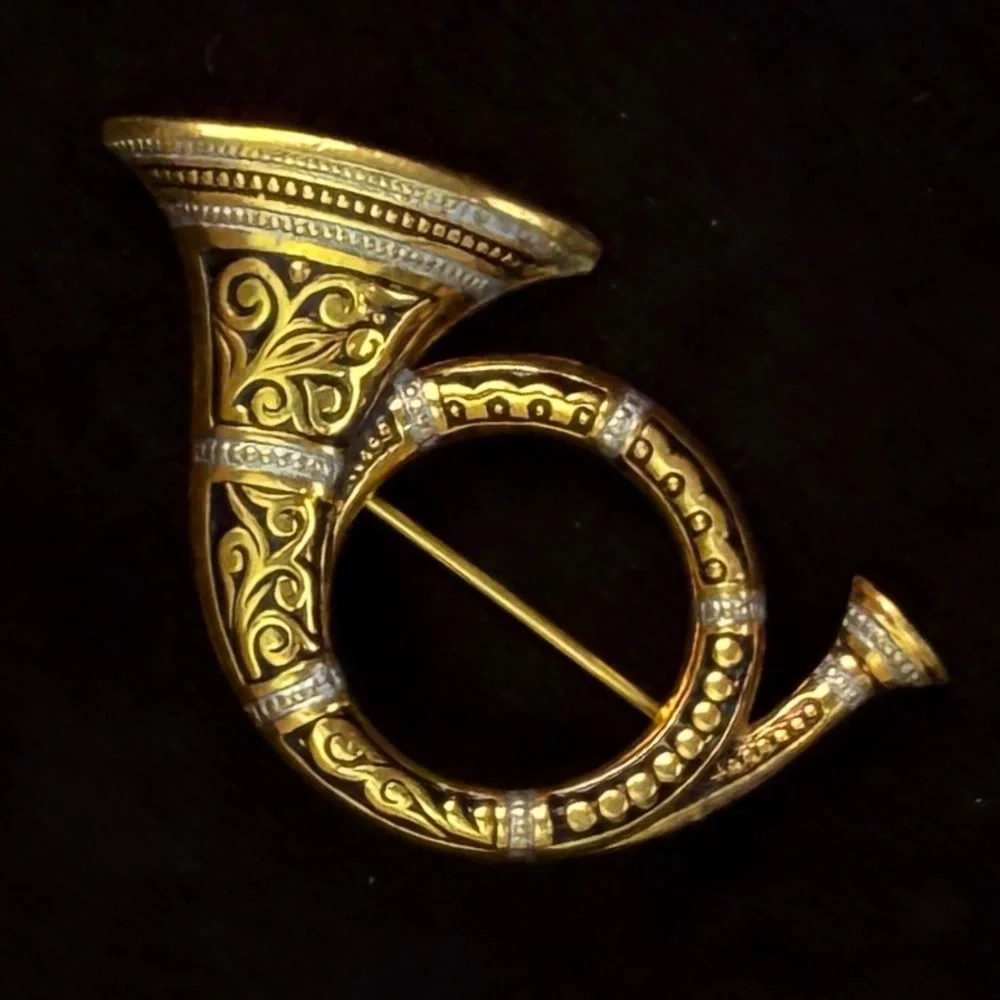 Vintage, goldtone, etched horn, brooch, pin